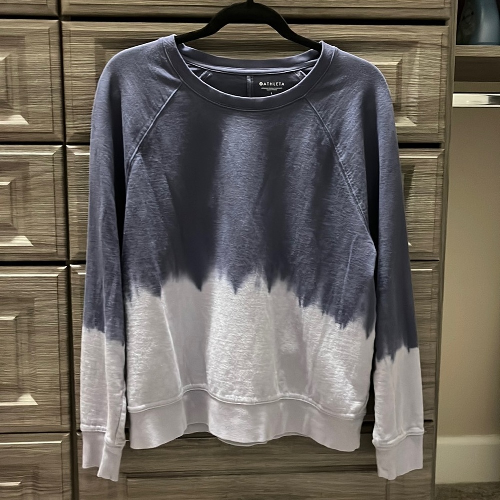 Athleta purple ombré crew neck sweatshirt size  L